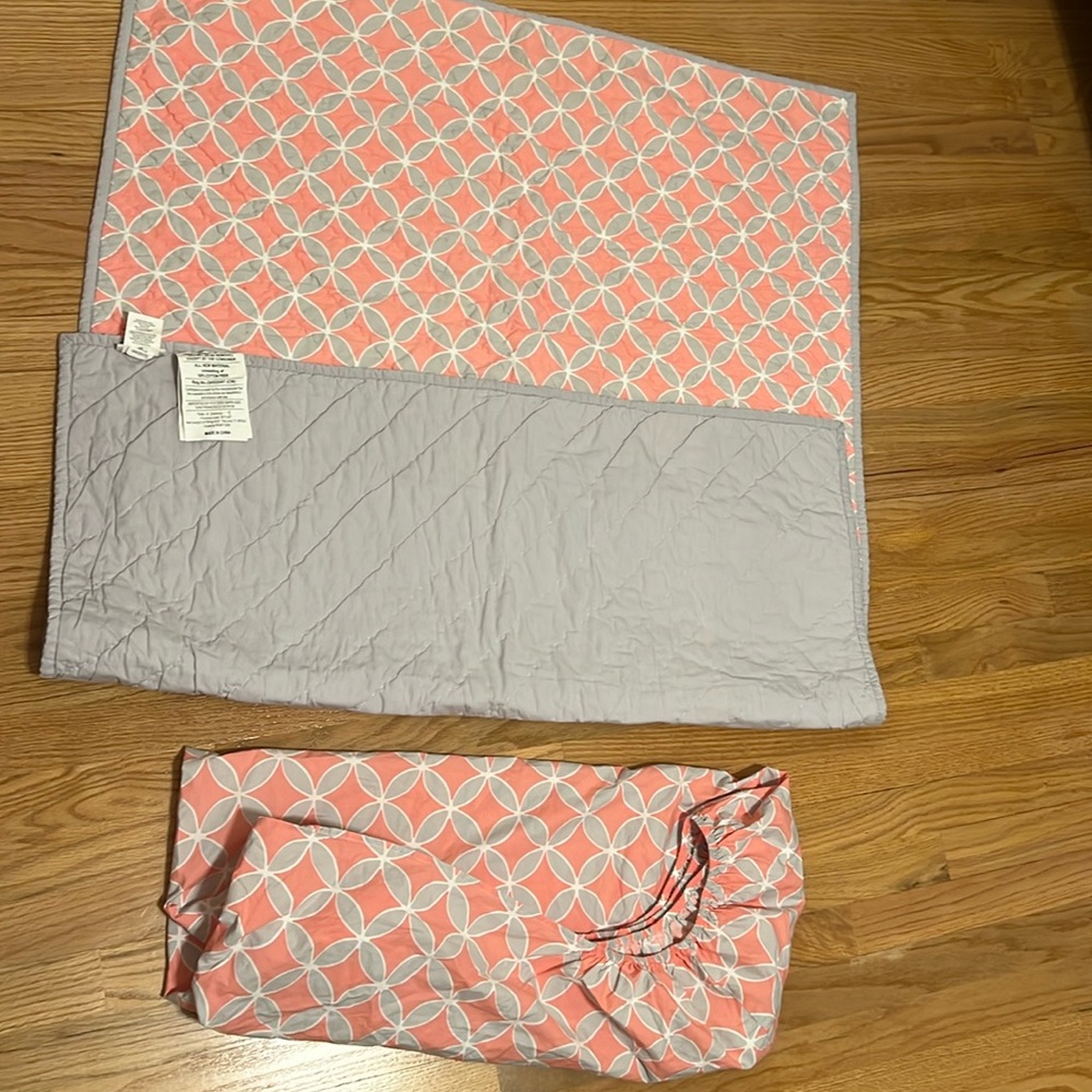 Pottery Barn Crib Fitted Sheet and Comforter Pink Gray - Picture 2 of 10